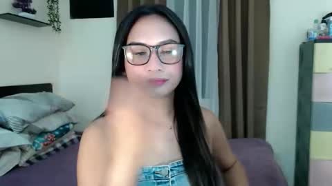 Snapshot of dearest_anna chatting on April 14, 2026, 10:43 am dearest_anna online show from April 14, 2026, 10:43 am