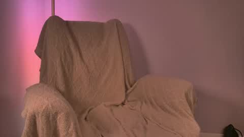 Moa . online show from April 18, 2026, 7:07 pm