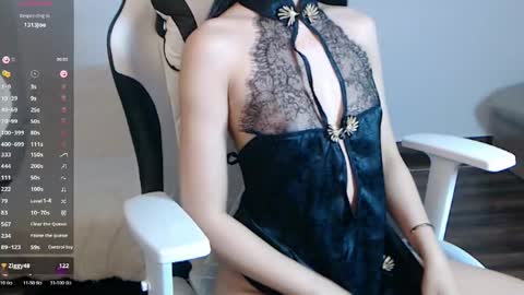 dearwy_ online show from May 20, 2026, 6:03 pm