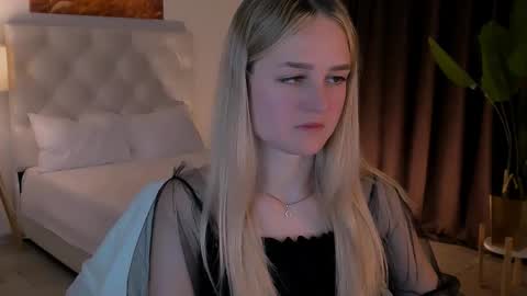 Snapshot of deboralarson chatting on October 15, 2025, 3:50 am Debora online show from October 15, 2025, 3:50 am