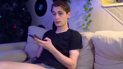 Snapshot of debugmee chatting on December 21, 2025, 4:19 am Samuel online show from December 21, 2025, 4:19 am