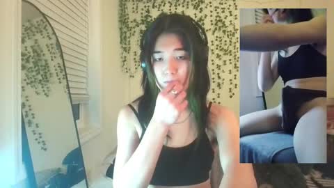 deciduousdoll online show from September 21, 2025, 6:04 am