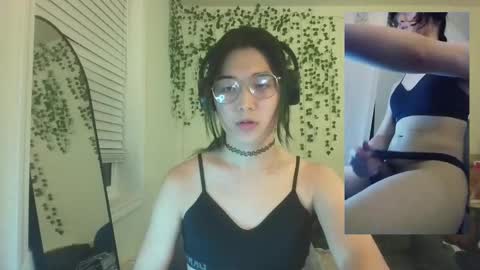 deciduousdoll online show from September 29, 2025, 5:56 am