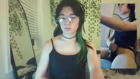 deciduousdoll online show from October 6, 2025, 6:44 am