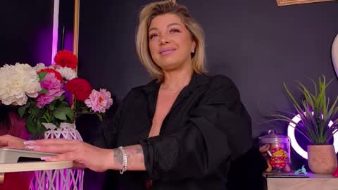 Deea online show from October 18, 2025, 7:58 pm