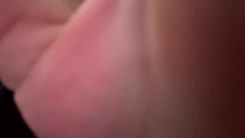 deepthroatqueen33 online show from November 12, 2025, 3:34 pm