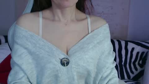 KamiDevi online show from January 6, 2025, 2:14 pm