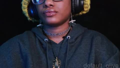 Olive Oakley online show from December 27, 2024, 11:53 pm