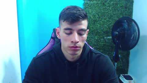 Snapshot of deiby_baby chatting on January 16, 2025, 1:37 am DEIBY online show from January 16, 2025, 1:37 am