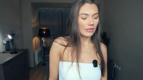 Laura online show from May 10, 2026, 7:24 am