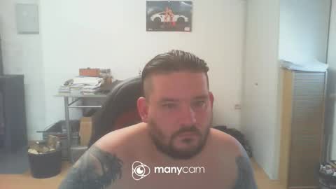 Snapshot of deinspielzeug87 chatting on December 18, 2024, 9:04 am deinspielzeug87 online show from December 18, 2024, 9:04 am