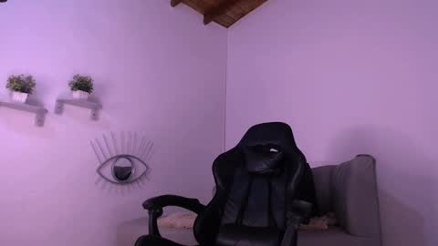  DEIVY  online show from February 13, 2025, 11:50 am