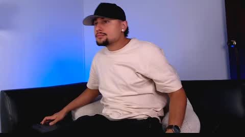  DEIVY  online show from April 13, 2026, 11:10 pm