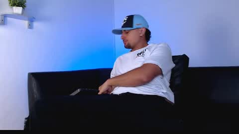  DEIVY  online show from April 19, 2026, 12:00 am