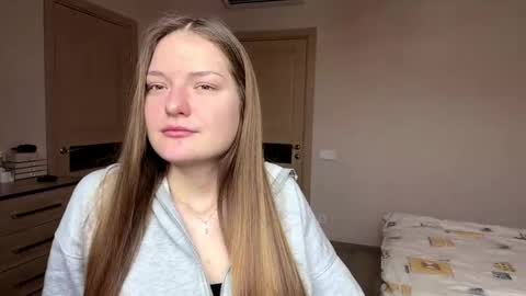 Mila online show from February 15, 2026, 9:19 am