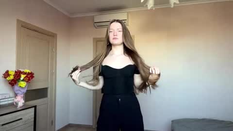 Mila online show from March 14, 2026, 7:14 am