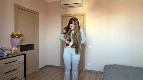 Mila online show from March 20, 2026, 9:36 am