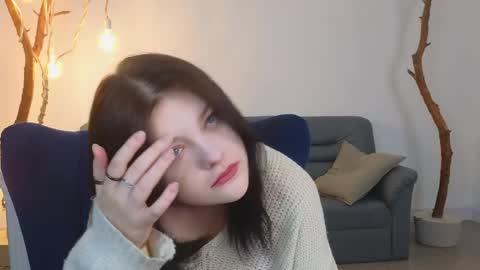 deliaeffy online show from April 3, 2026, 12:58 pm