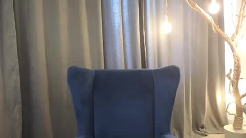 deliaeffy online show from April 18, 2026, 2:32 pm