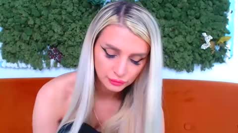 deliciaalove online show from February 11, 2026, 8:03 pm