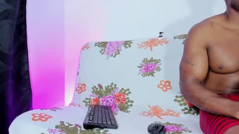 Snapshot of deliciouscocoa chatting on February 8, 2025, 10:29 am Jean paul and Salome online show from February 8, 2025, 10:29 am