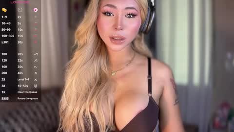 Hello your loving faye 3 online show from March 26, 2026, 5:46 am