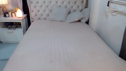 Snapshot of deliciousseika chatting on December 13, 2024, 3:05 am online show from December 13, 2024, 3:05 am