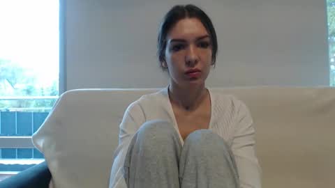 Aurora online show from October 9, 2025, 6:11 am