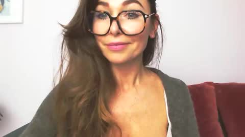 delilah_sweet online show from October 1, 2025, 2:45 pm