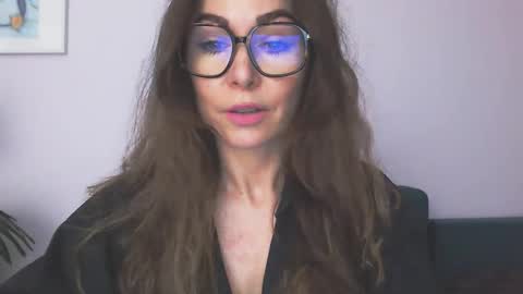 delilah_sweet online show from December 2, 2025, 4:13 pm