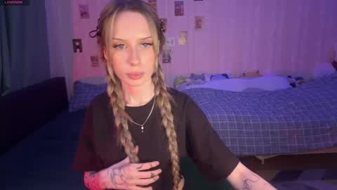 Della online show from April 27, 2026, 3:54 pm