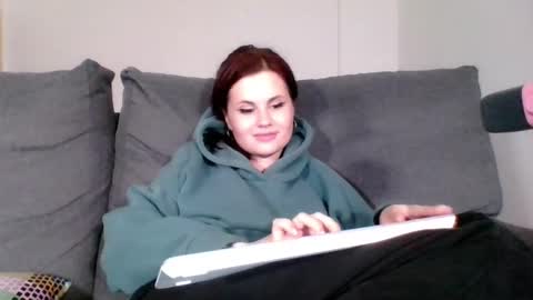 dellacrush_ online show from March 10, 2025, 6:23 pm