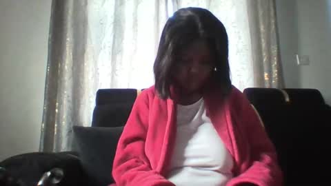 dellarine517299 online show from January 19, 2026, 6:28 am