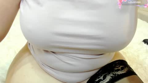 Snapshot of dellicioussepussy chatting on December 10, 2024, 3:20 am Mire online show from December 10, 2024, 3:20 am