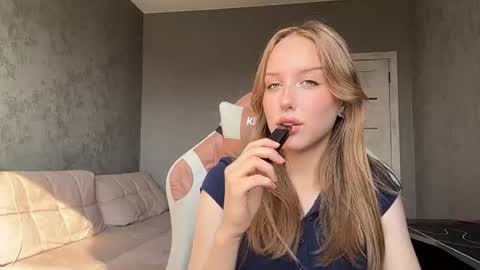 Mia online show from July 8, 2026, 1:59 pm