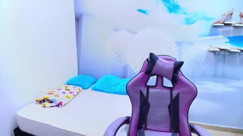 DEMI online show from April 1, 2026, 1:52 pm