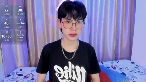 demian_hush online show from April 3, 2026, 3:37 am