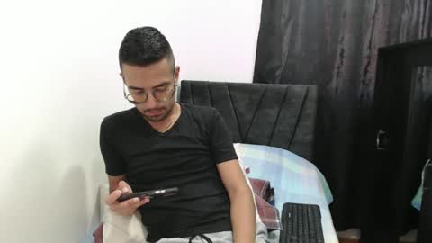 demian_val_4 online show from February 8, 2025, 10:08 pm