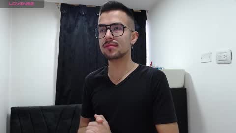 demian_val_4 online show from February 19, 2026, 12:01 pm