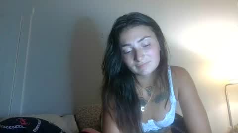 Snapshot of demiibear chatting on July 18, 2026, 10:57 pm Demi online show from July 18, 2026, 10:57 pm