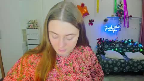 Snapshot of demure_soul chatting on December 8, 2024, 4:14 am Sophie online show from December 8, 2024, 4:14 am