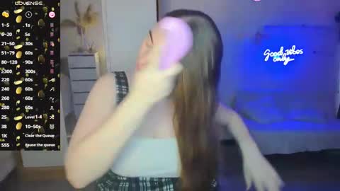 Snapshot of demure_soul chatting on February 10, 2025, 8:31 am Sophie online show from February 10, 2025, 8:31 am