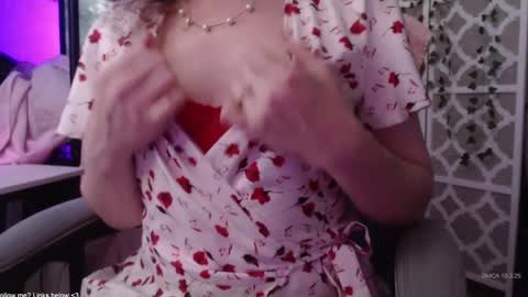 Snapshot of demuredeliah chatting on October 3, 2025, 8:28 pm Deliah online show from October 3, 2025, 8:28 pm