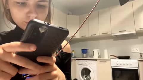 Denni online show from October 18, 2025, 3:35 pm