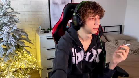 Jasper   online show from December 12, 2024, 12:33 pm