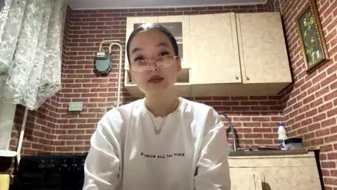 Emma online show from October 2, 2025, 2:02 pm