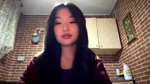 Emma online show from December 22, 2025, 2:03 pm