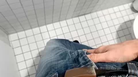 der_wanderer12 online show from November 10, 2025, 7:29 am