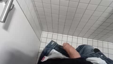 der_wanderer12 online show from February 23, 2026, 6:55 am