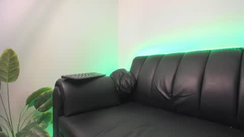 dereck_g online show from June 14, 2026, 2:24 am
